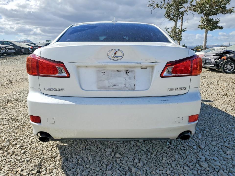 2009 LEXUS IS — Фото 6 из 12