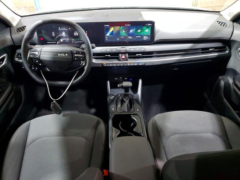 2025 KIA K4 LXS — Фото 8 из 13