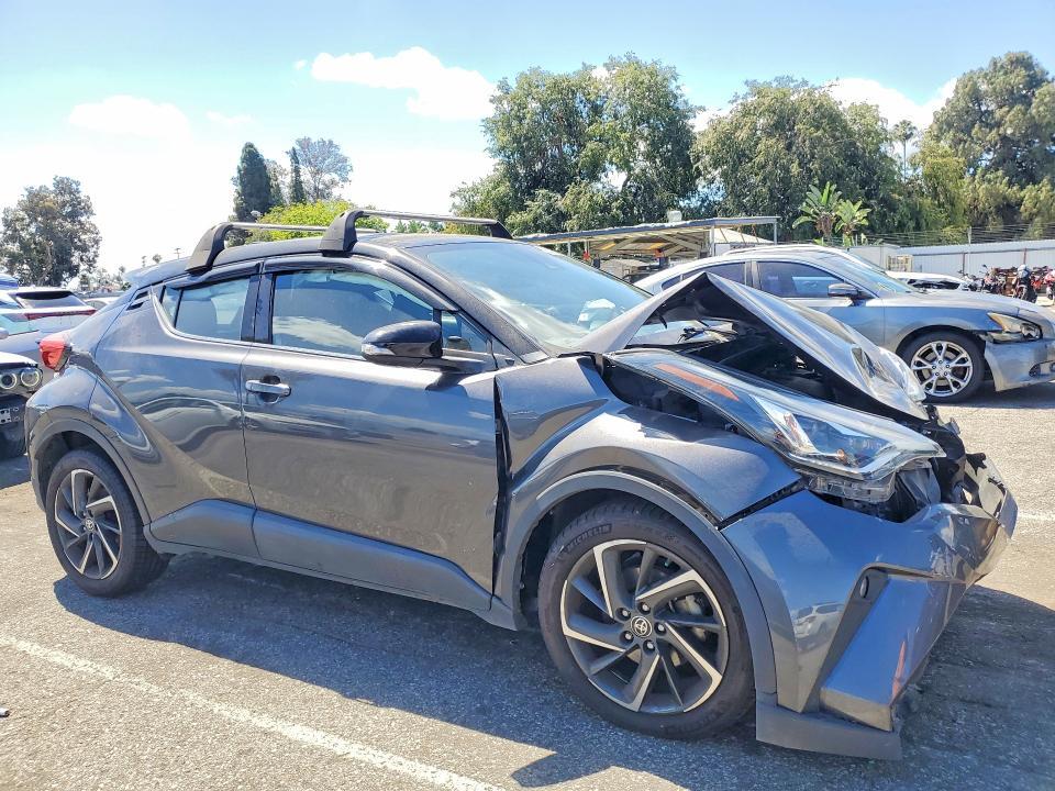 NMTKHMBX4MR135891 2021 TOYOTA C-HR photo no. 4