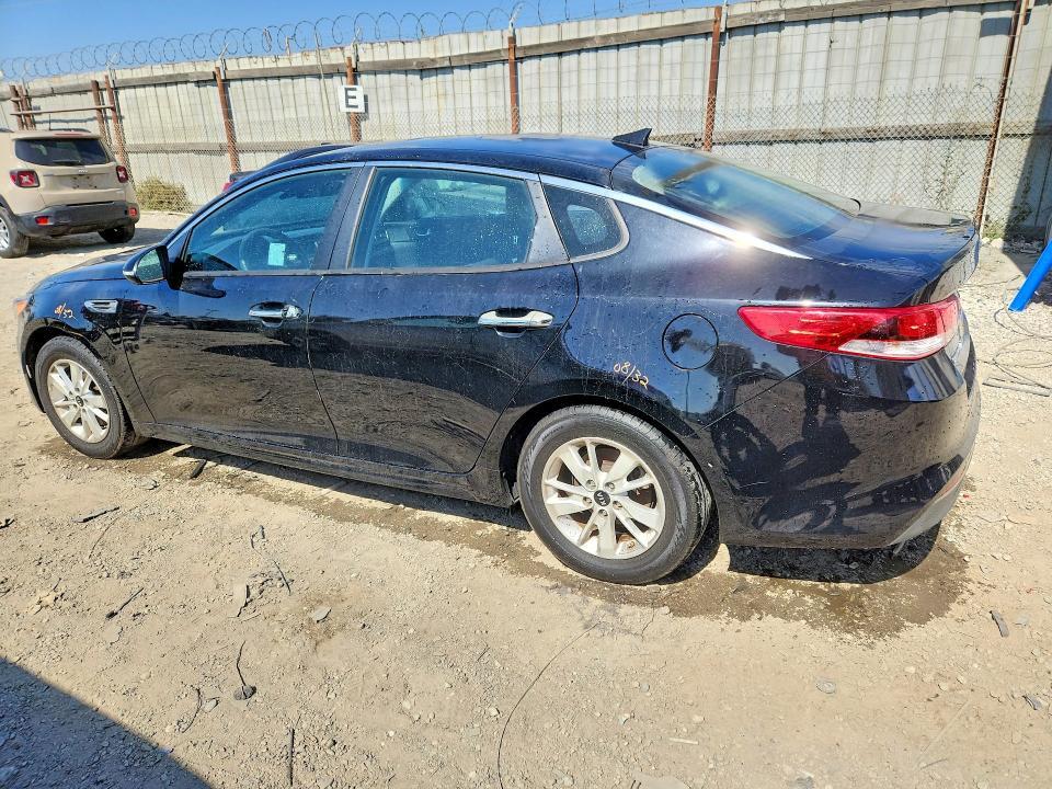 5XXGT4L35GG114636 2016 KIA OPTIMA photo no. 2