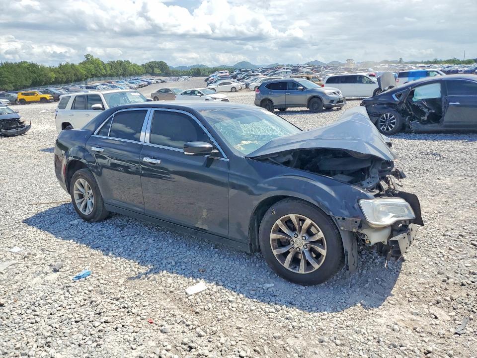 2C3CCAAG3FH760258 2015 CHRYSLER 300 photo no. 4