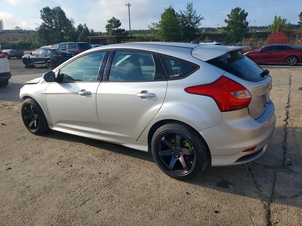 1FADP3L90DL288461 2013 FORD FOCUS photo no. 2