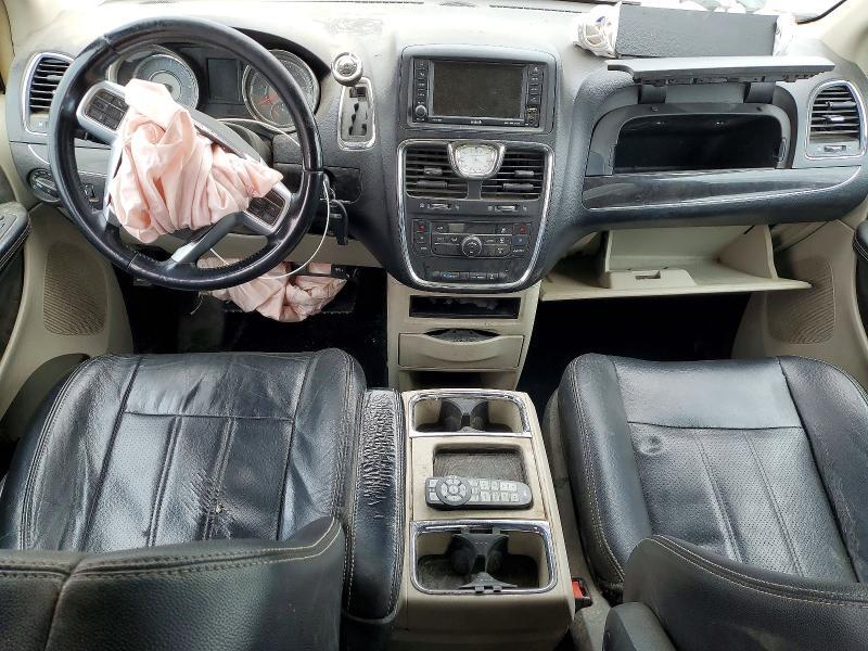 2012 CHRYSLER TOWN & COUNTRY TOURING — Фото 8 из 13