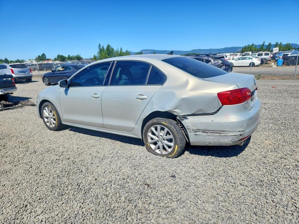 3VWDZ7AJ1BM330797 2011 VOLKSWAGEN JETTA photo no. 2