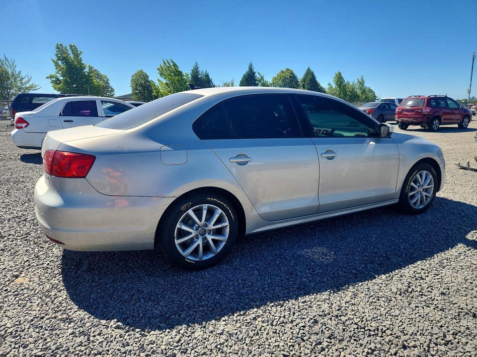 3VWDZ7AJ1BM330797 2011 VOLKSWAGEN JETTA photo no. 3