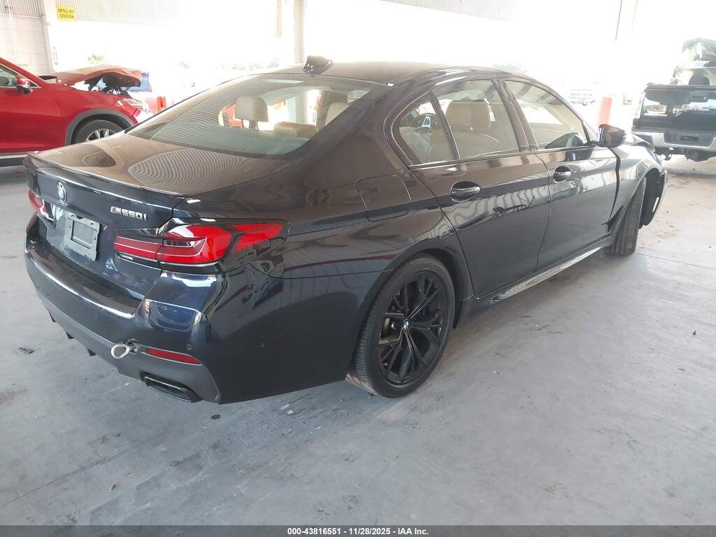 WBA13BK01NCH67995 2022 BMW M550 photo no. 4
