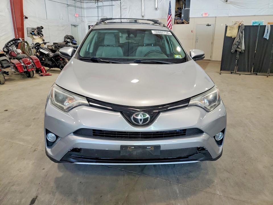 2017 TOYOTA RAV4 XLE — Фото 5 из 13