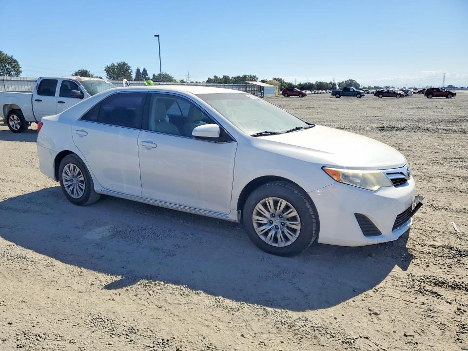 2014 TOYOTA CAMRY LE — Фото 4 из 12