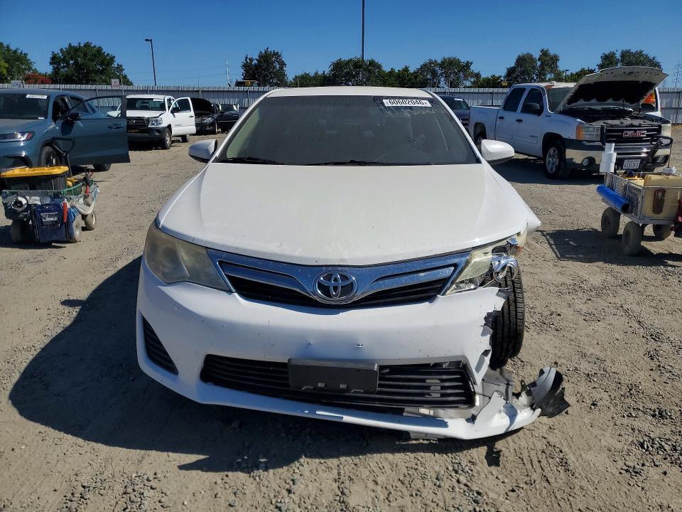 2014 TOYOTA CAMRY LE — Фото 5 из 12