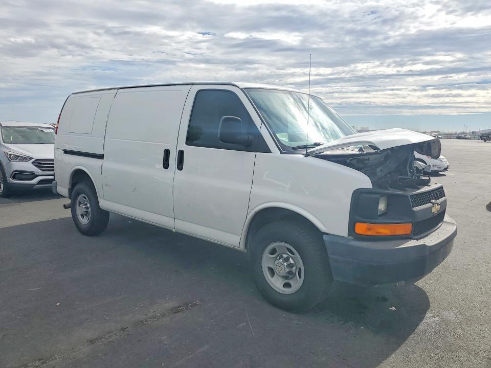 1GCWGFCA5E1134890 2014 CHEVROLET EXPRESS G2500 photo no. 4