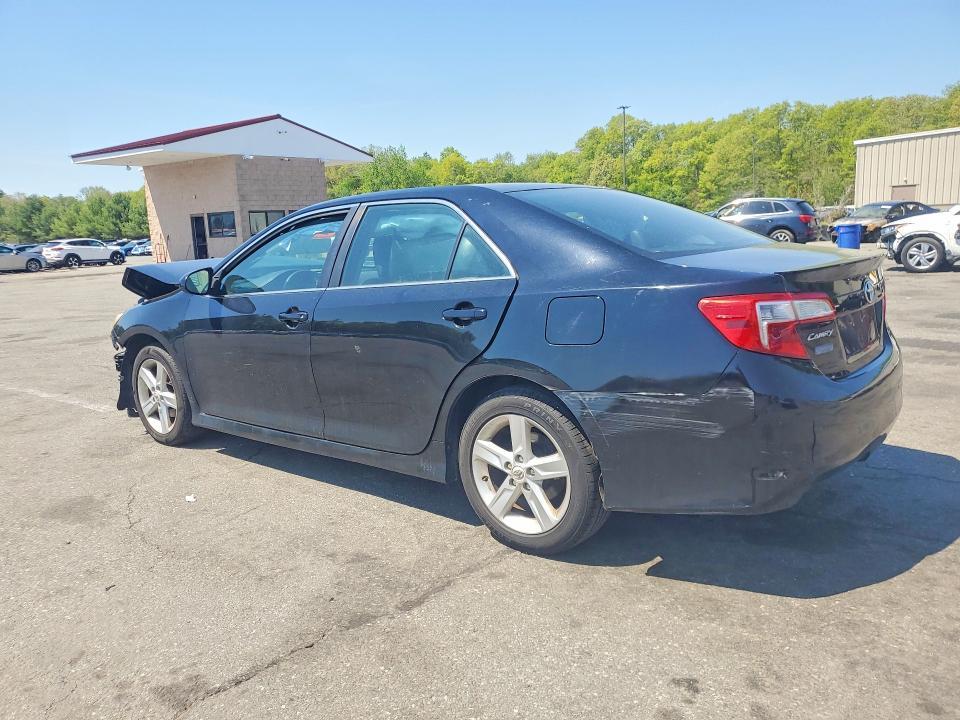 2013 TOYOTA CAMRY SE — Фото 2 из 12