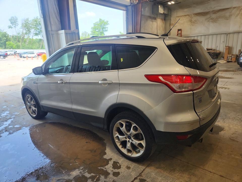 1FMCU9J90DUB56326 2013 FORD ESCAPE photo no. 2