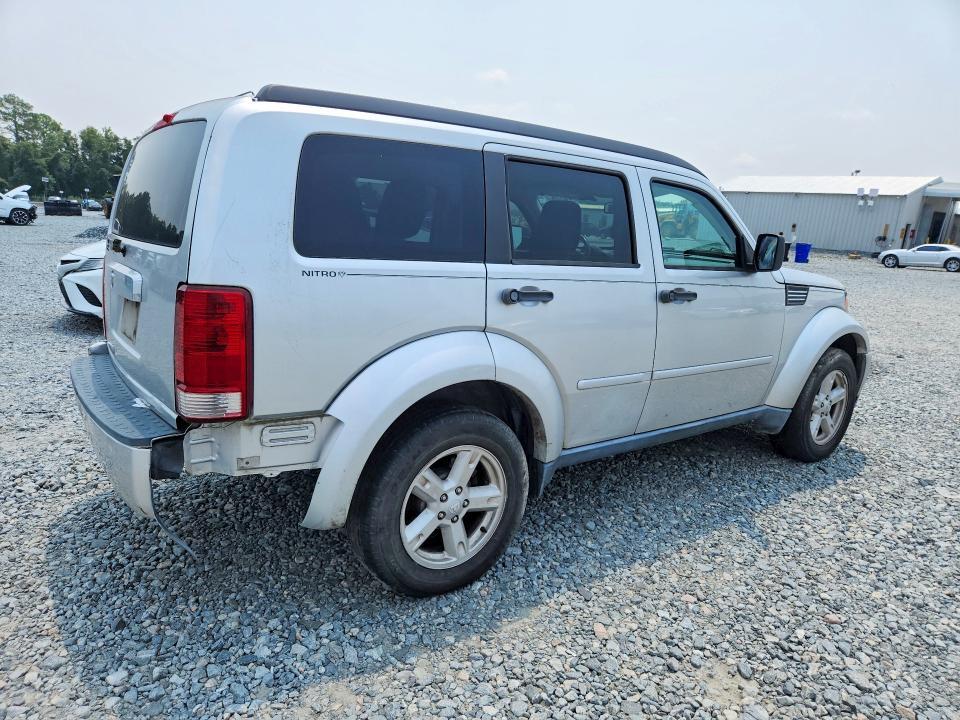 2008 DODGE NITRO SLT — Фото 3 из 13