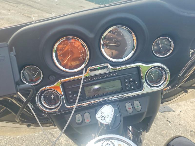 1HD1FC4127Y634976 2007 HARLEY-DAVIDSON FLHTCUI photo no. 7