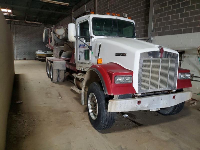 2005 KENWORTH W900 1NKWLU0X15R070355