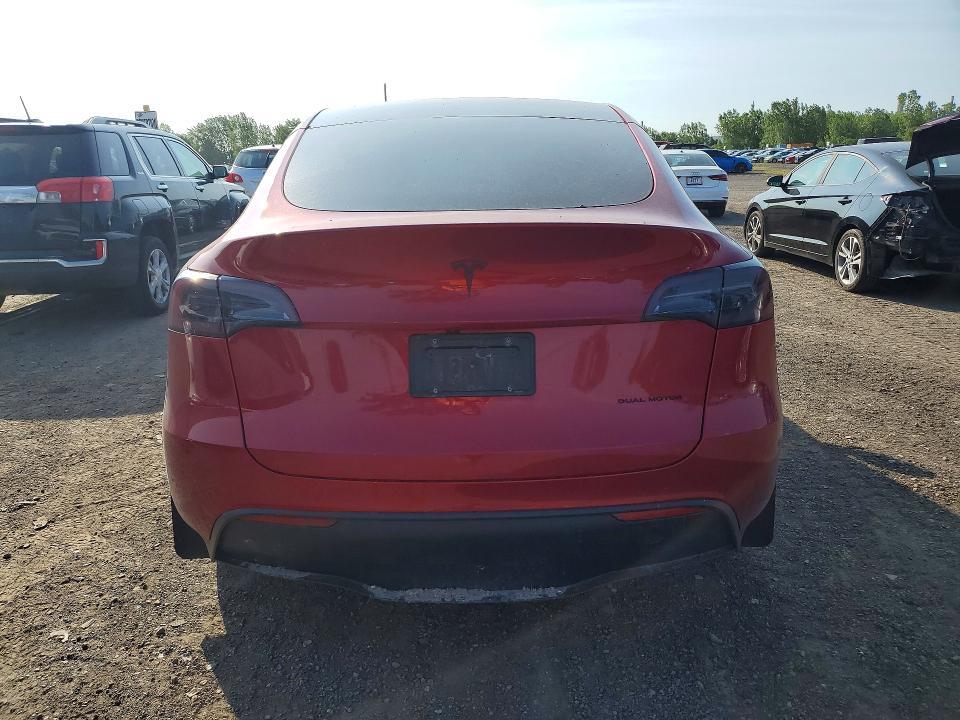 2024 TESLA MODEL Y — Фото 6 из 12