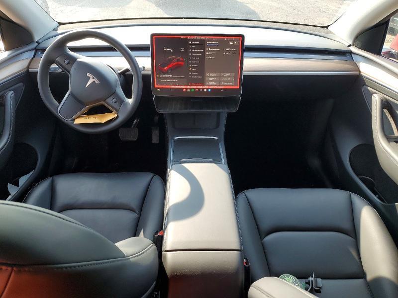 2024 TESLA MODEL Y — Фото 8 из 12