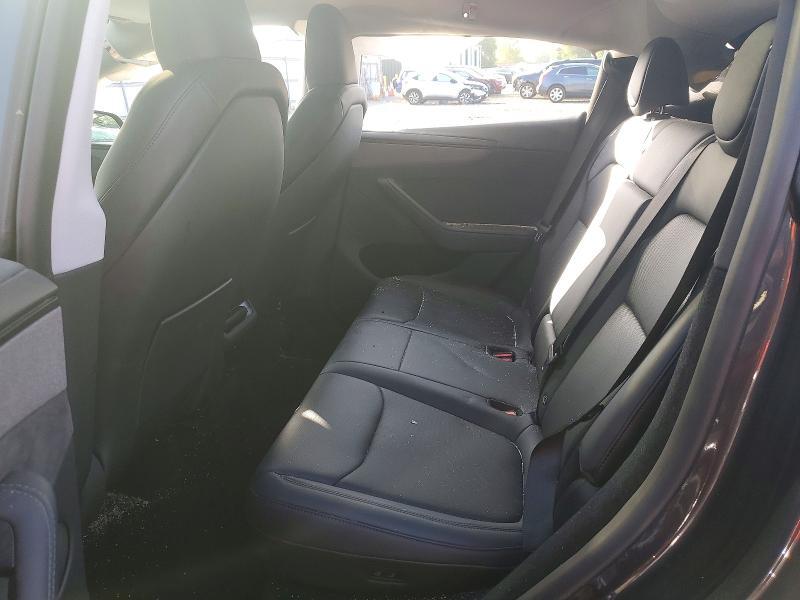 2026 TESLA MODEL Y — Фото 10 из 12