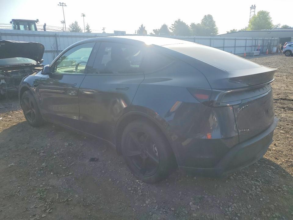 2026 TESLA MODEL Y — Фото 2 из 12