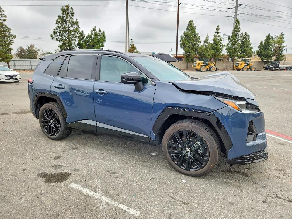 2026 TOYOTA RAV4 XSE — Фото 4 из 14