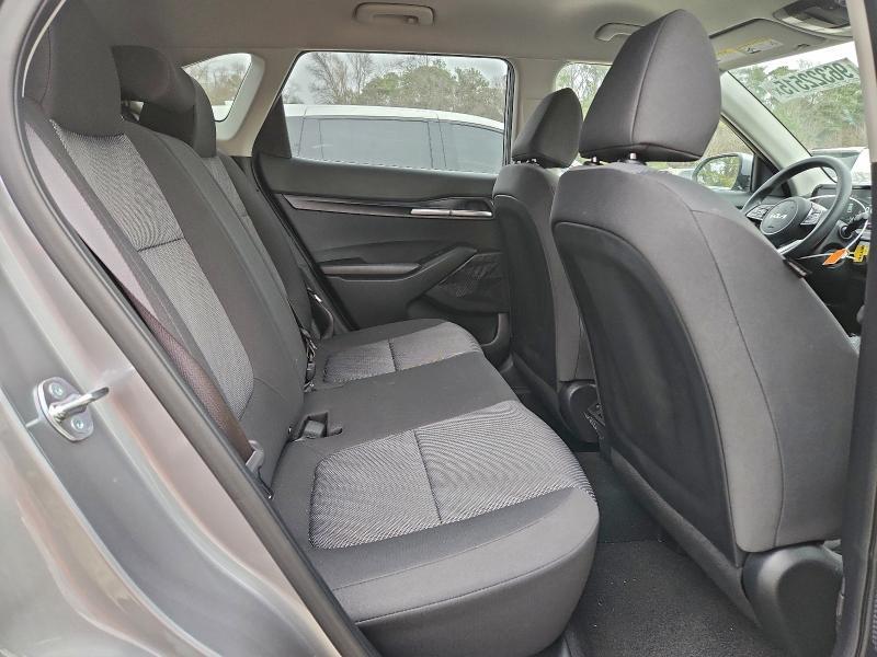 2025 KIA SELTOS LX — Фото 11 из 13