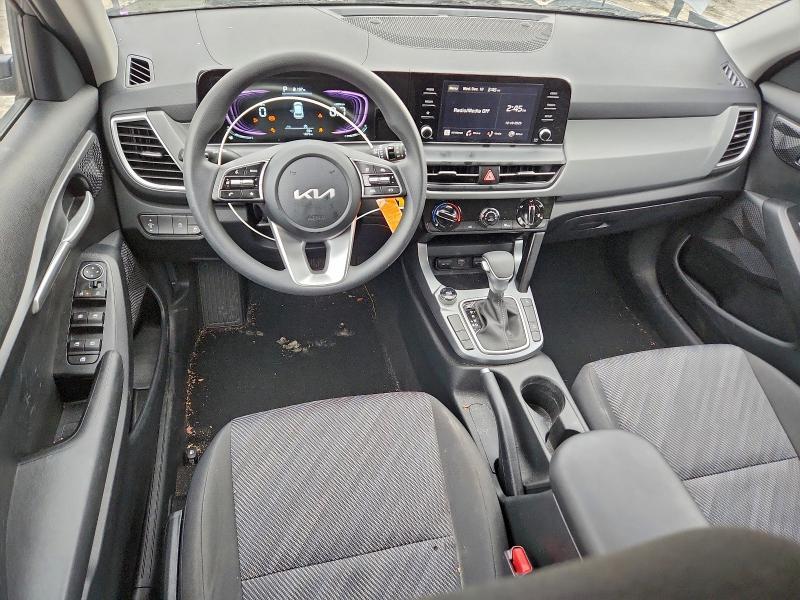 2025 KIA SELTOS LX — Фото 8 из 13