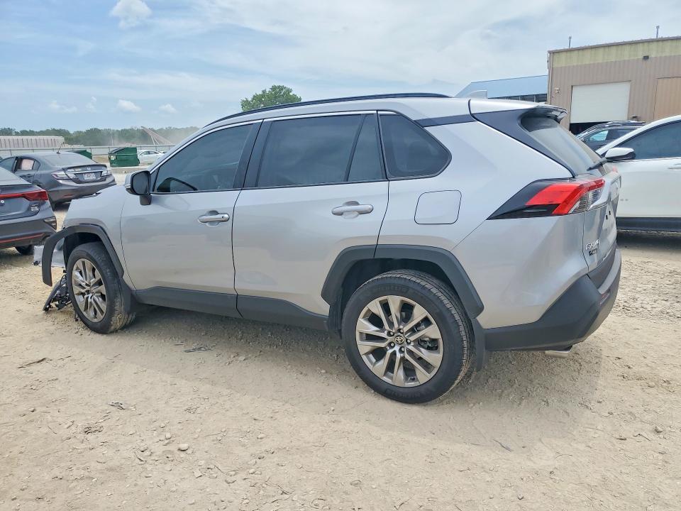 2025 TOYOTA RAV4 XLE PREMIUM — Фото 2 из 12