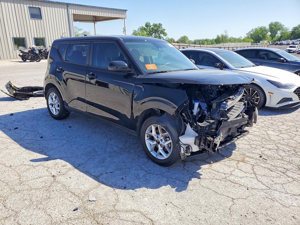 2025 KIA SOUL — Фото 4 из 13