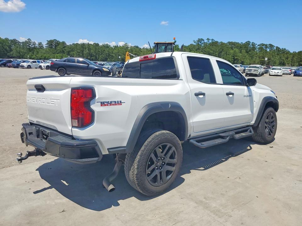 2024 CHEVROLET COLORADO TRAIL BOSS — Фото 3 из 12