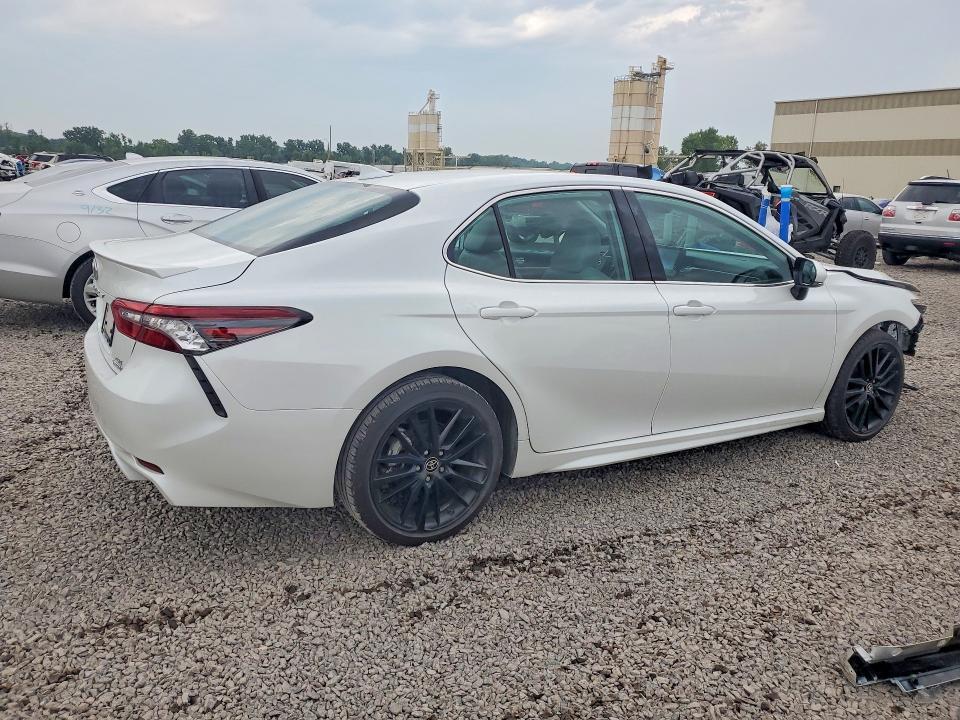 2024 TOYOTA CAMRY XSE — Фото 3 из 13