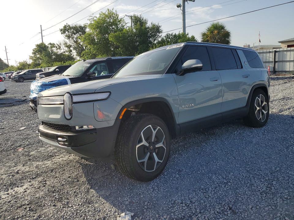 2024 RIVIAN R1S 7PDSGBBA2RN037260