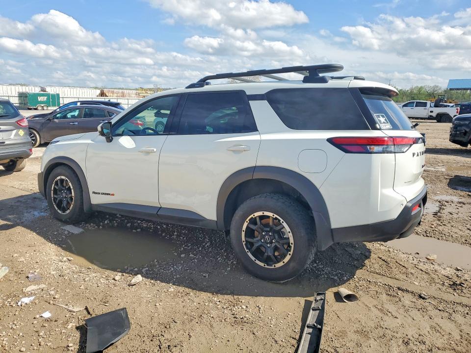 2023 NISSAN PATHFINDER SV — Фото 2 из 13