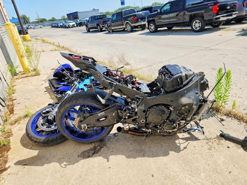 2022 YAMAHA YZFR1 JYARN66E1NA002061