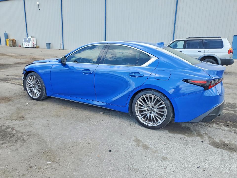 2022 LEXUS IS 300 — Фото 2 из 13