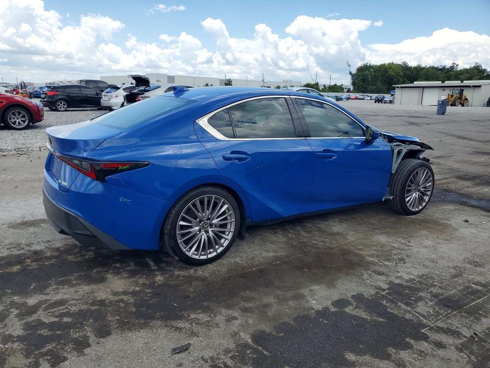 2022 LEXUS IS 300 — Фото 3 из 13