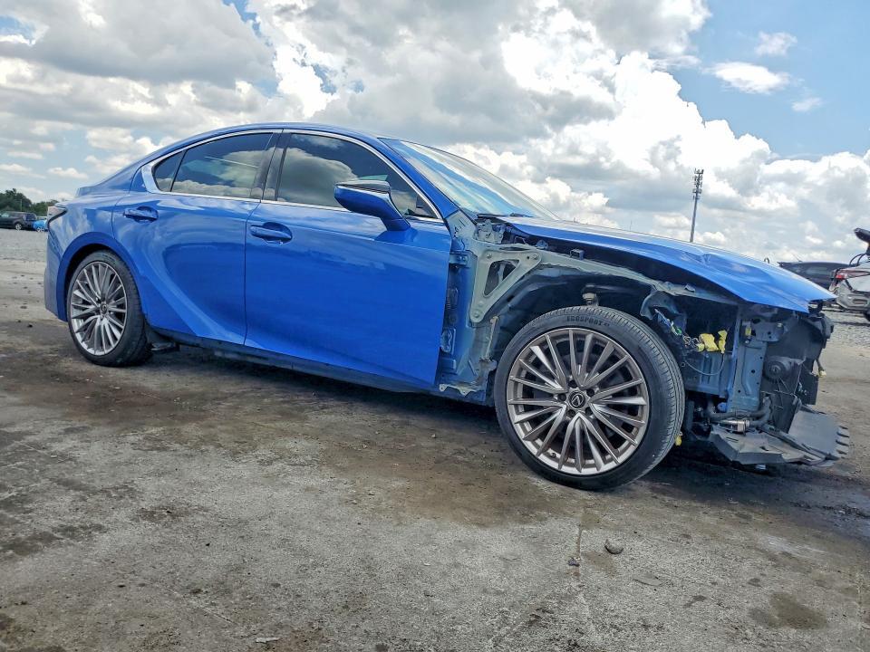 2022 LEXUS IS 300 — Фото 4 из 13