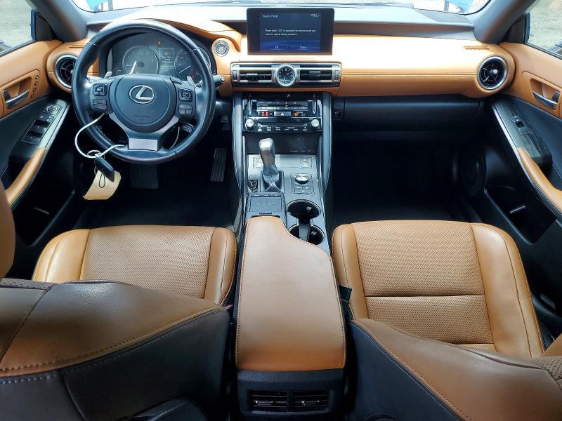 2022 LEXUS IS 300 — Фото 8 из 13