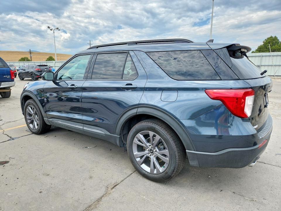 2022 FORD EXPLORER XLT — Фото 2 из 13