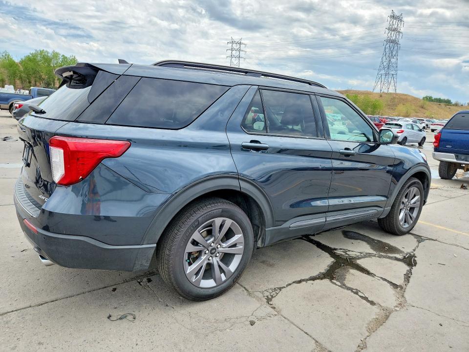 2022 FORD EXPLORER XLT — Фото 3 из 13