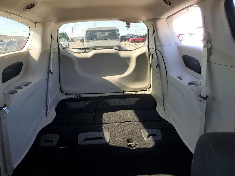 2022 CHRYSLER VOYAGER LX — Фото 10 из 13