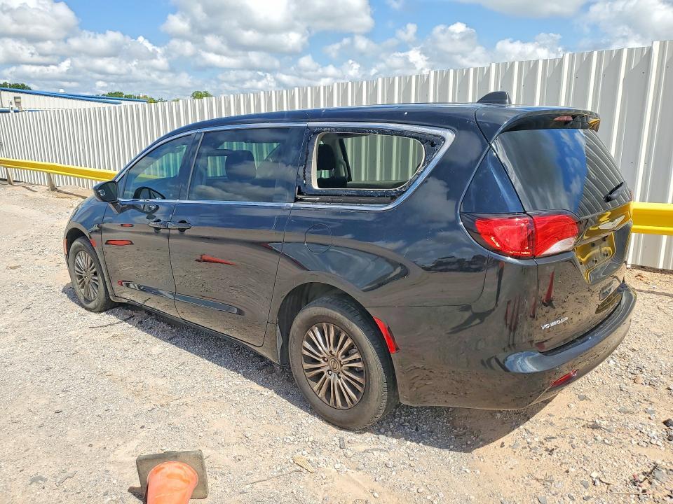 2022 CHRYSLER VOYAGER LX — Фото 2 из 13