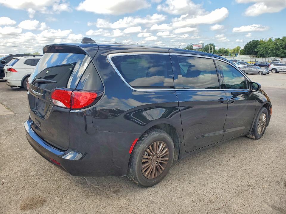 2022 CHRYSLER VOYAGER LX — Фото 3 из 13
