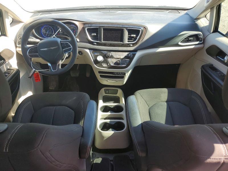 2022 CHRYSLER VOYAGER LX — Фото 8 из 13
