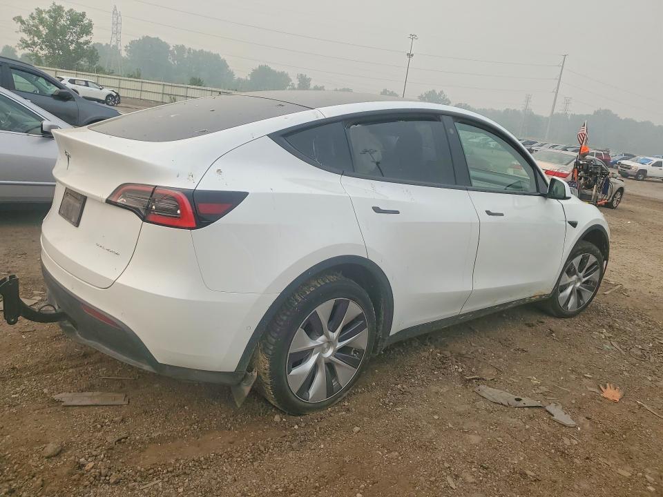 2021 TESLA MODEL Y — Фото 3 из 12
