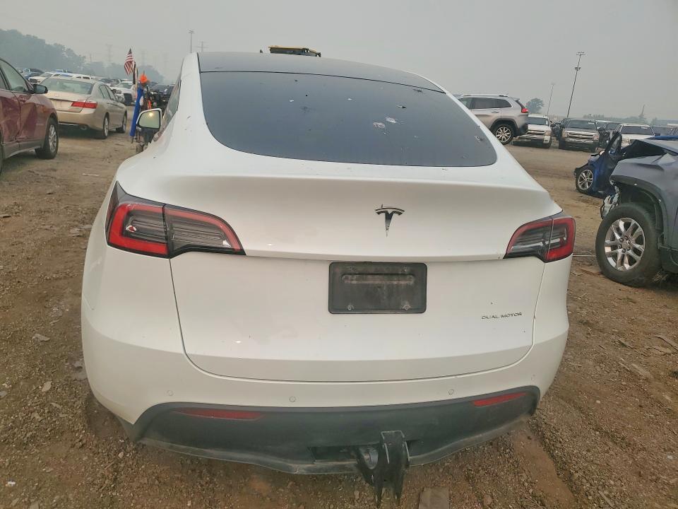 2021 TESLA MODEL Y — Фото 6 из 12
