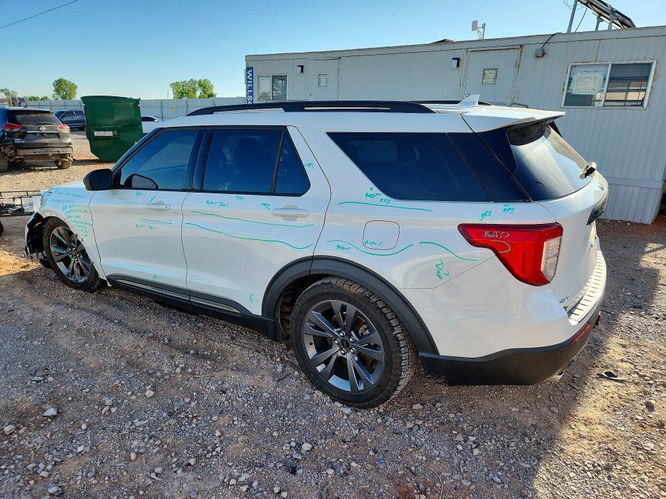 2021 FORD EXPLORER XLT — Фото 2 из 14