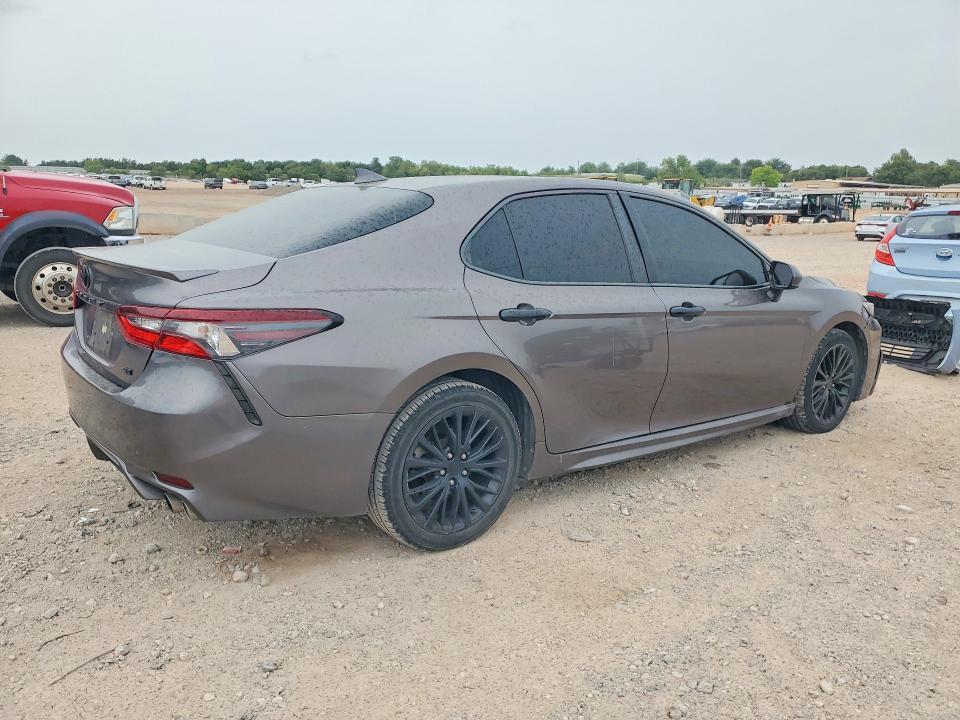 2021 TOYOTA CAMRY SE — Фото 3 из 12