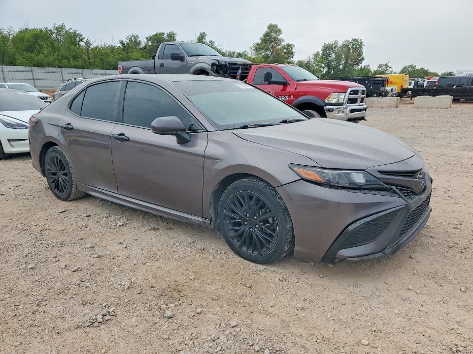 2021 TOYOTA CAMRY SE — Фото 4 из 12