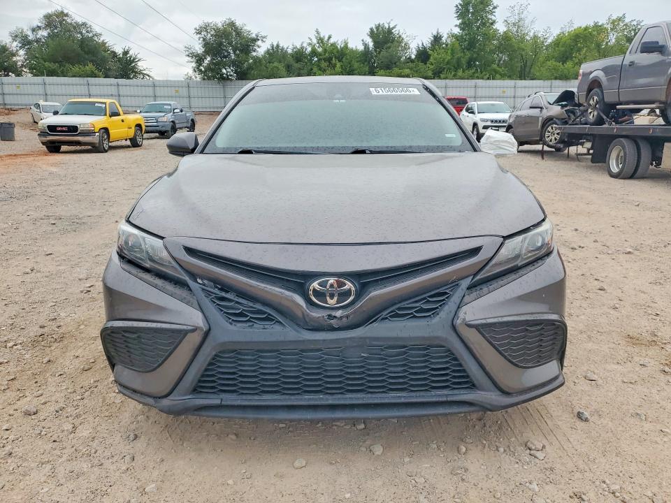 2021 TOYOTA CAMRY SE — Фото 5 из 12