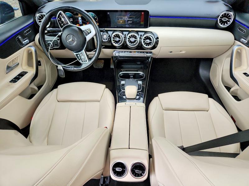 2020 MERCEDES-BENZ A 220 4MATIC — Фото 8 из 12